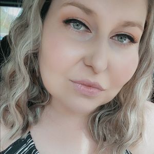 Meet your Posher, Larra